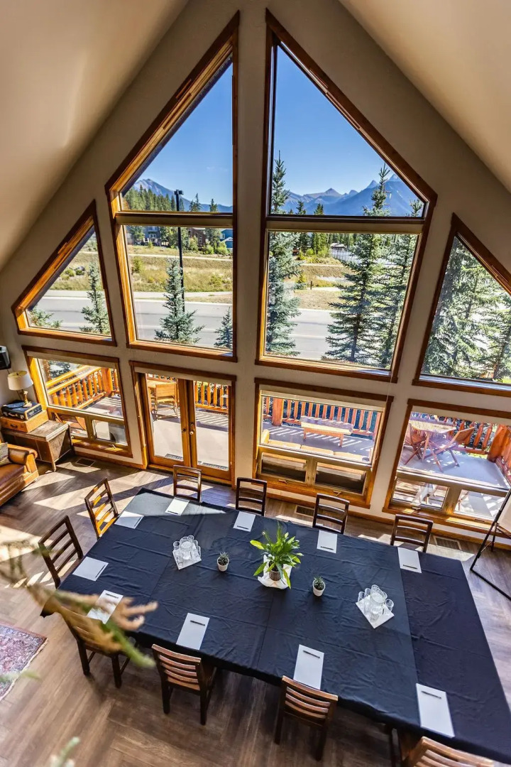 A Bear and Bison Inn