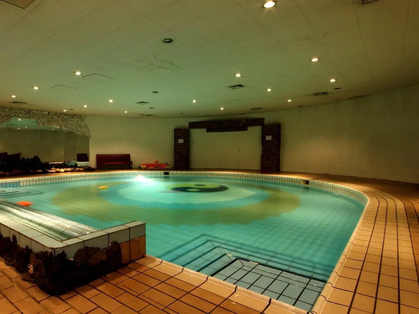 Chinggis Khaan Hotel