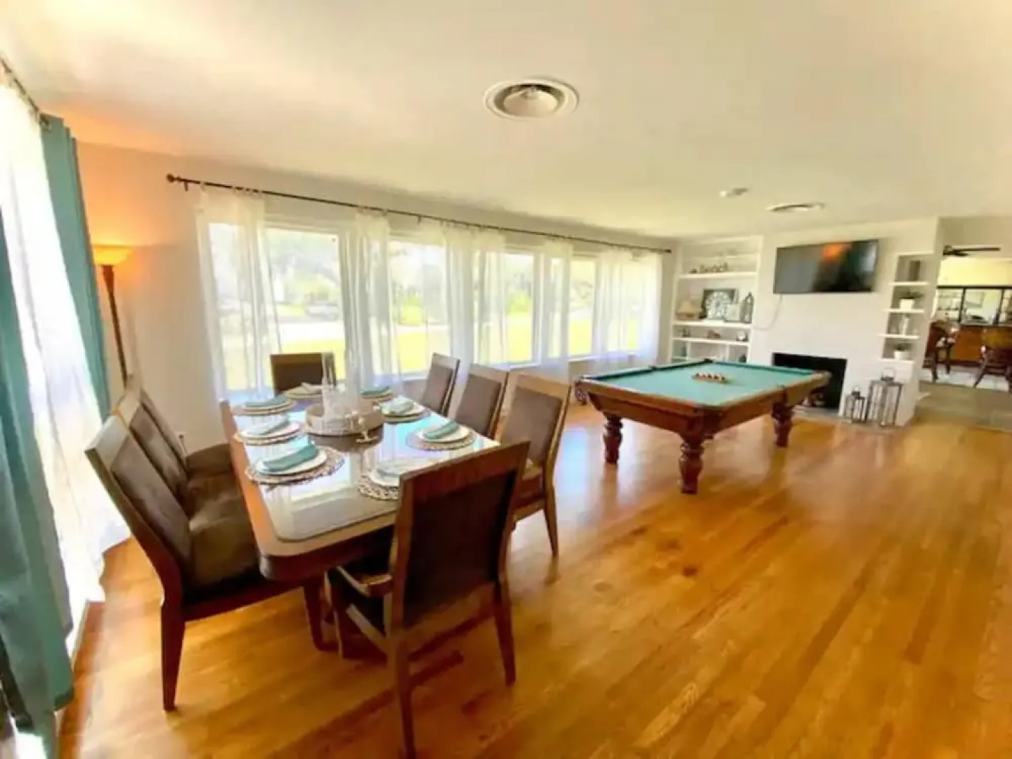 Cozy 4-Bedroom Beachside Home