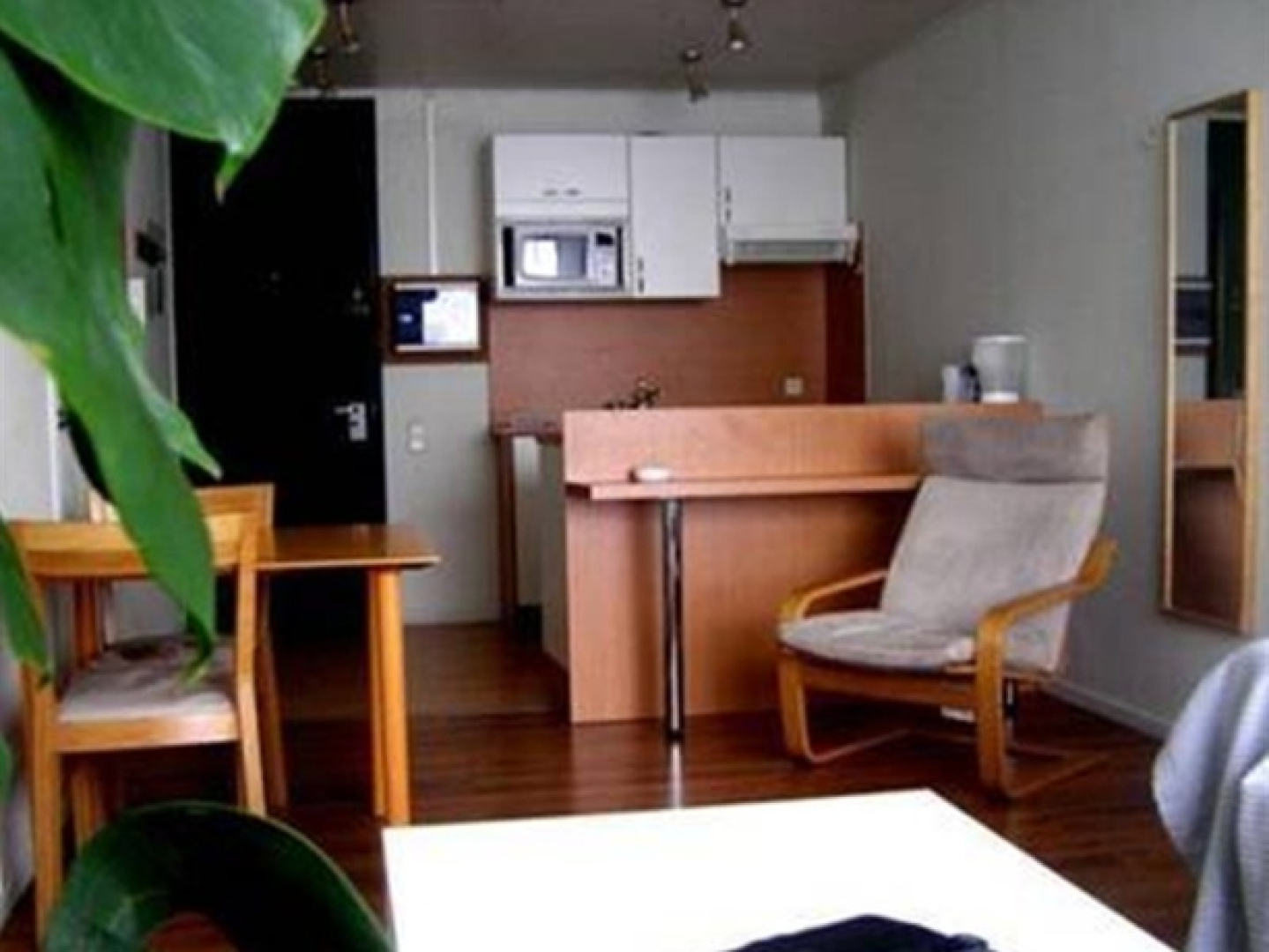 New Continental Business Flats