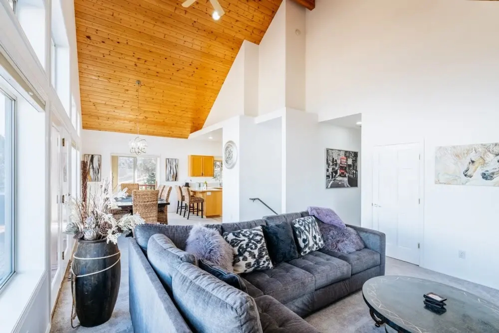 Tailwinds Farm, Secluded On The River, Amazing Views 4 Bedroom Home by Redawning