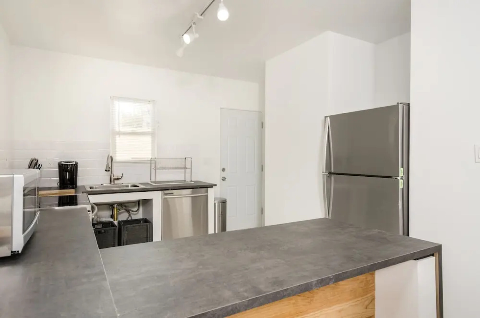 BlueWavePlace-15min to Philly's Old City