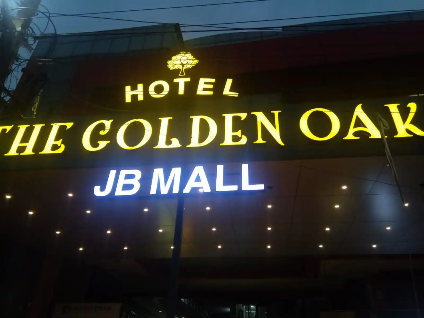 Hotel The Golden Oak Central by Citrus Prime