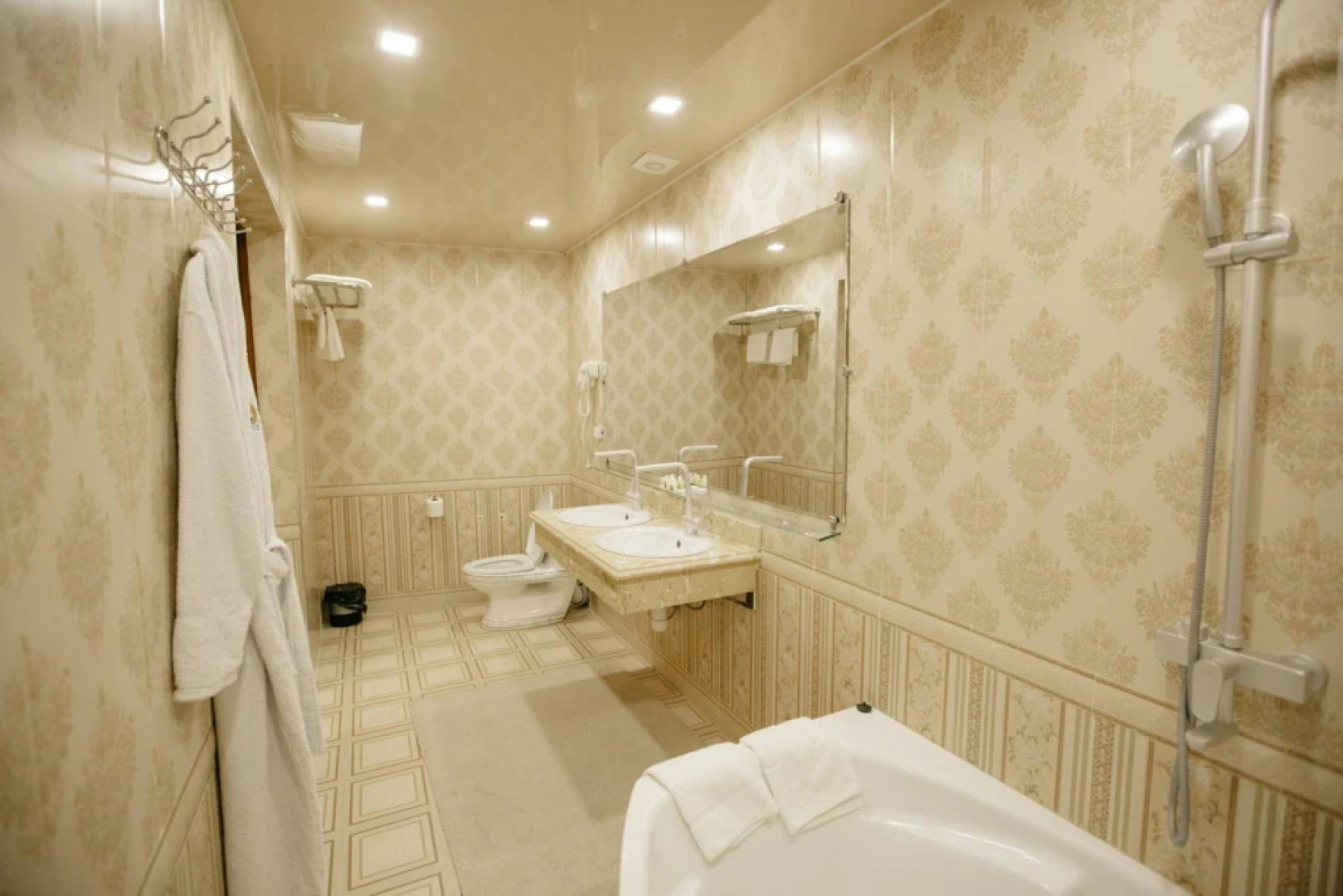 Caravan Hotel