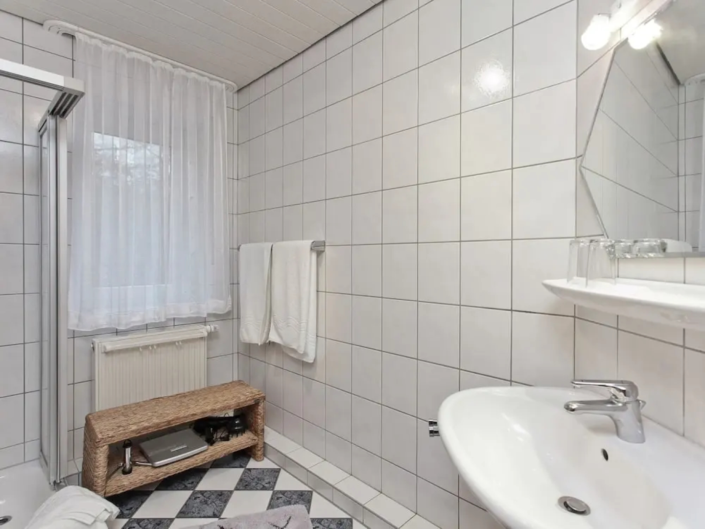 Furnished Apartment in Nieheim Germany near Forest