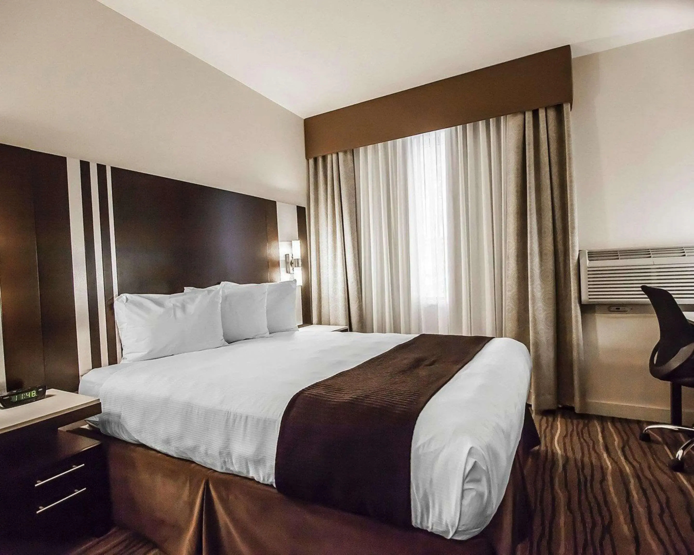 Comfort Hotel Vancouver Airport