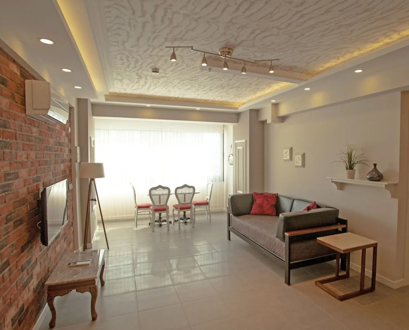 Lion Park Suits & Residence