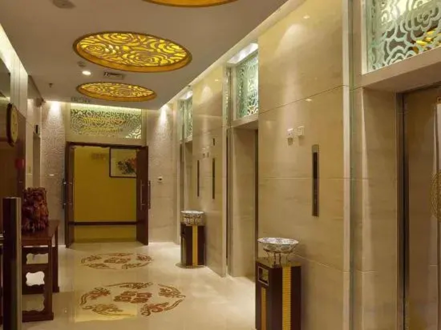 Chengde Tianbao Hotel