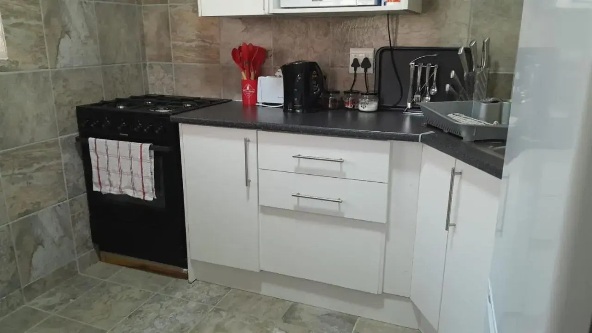 El Shadai Guest House