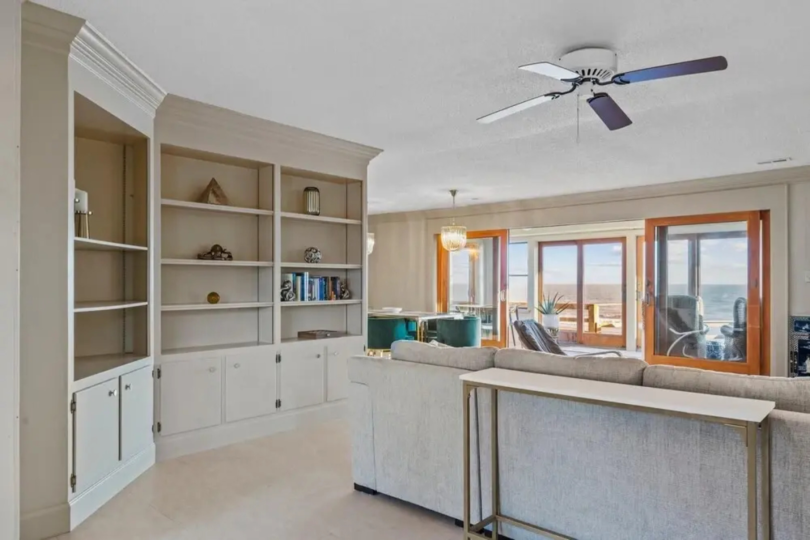 The Green Flash 4 Bedroom Home by RedAwning