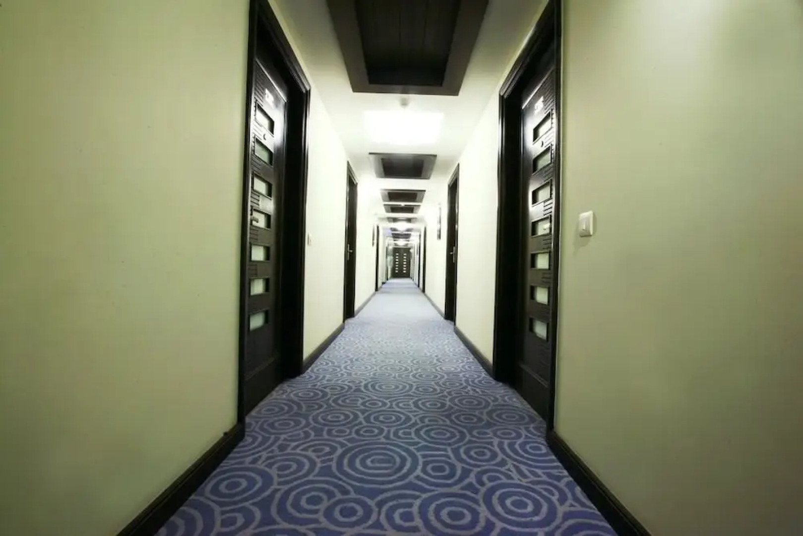 Karon Hotel - Lajpat Nagar