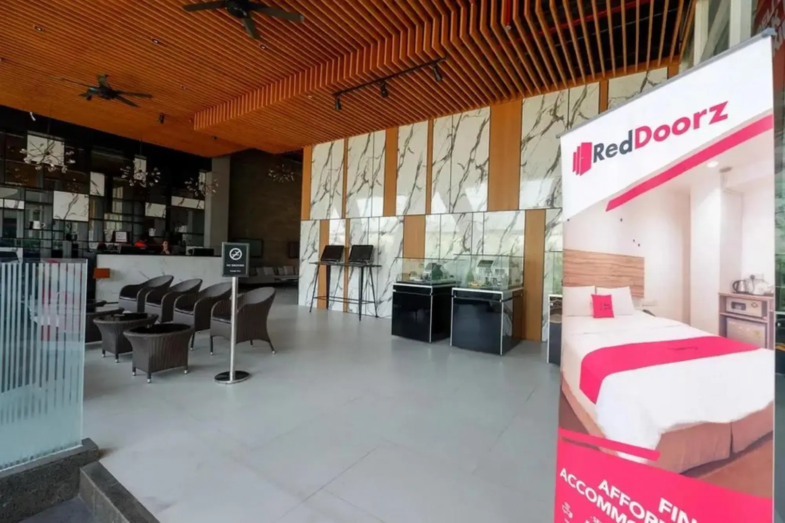 RedDoorz Apartment near Exit Toll Colomadu