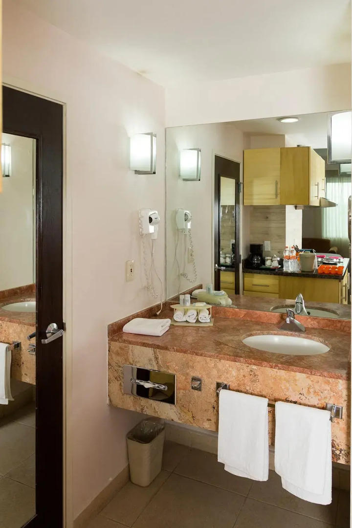 Excellence Express & Suites