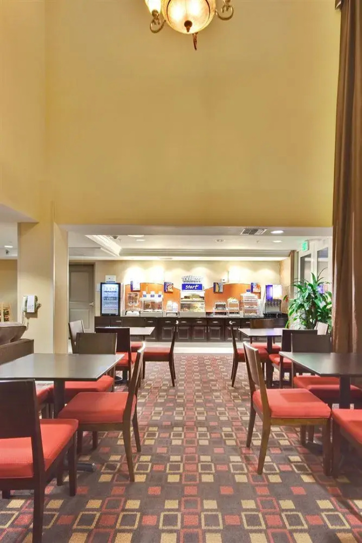 Holiday Inn Express Banning