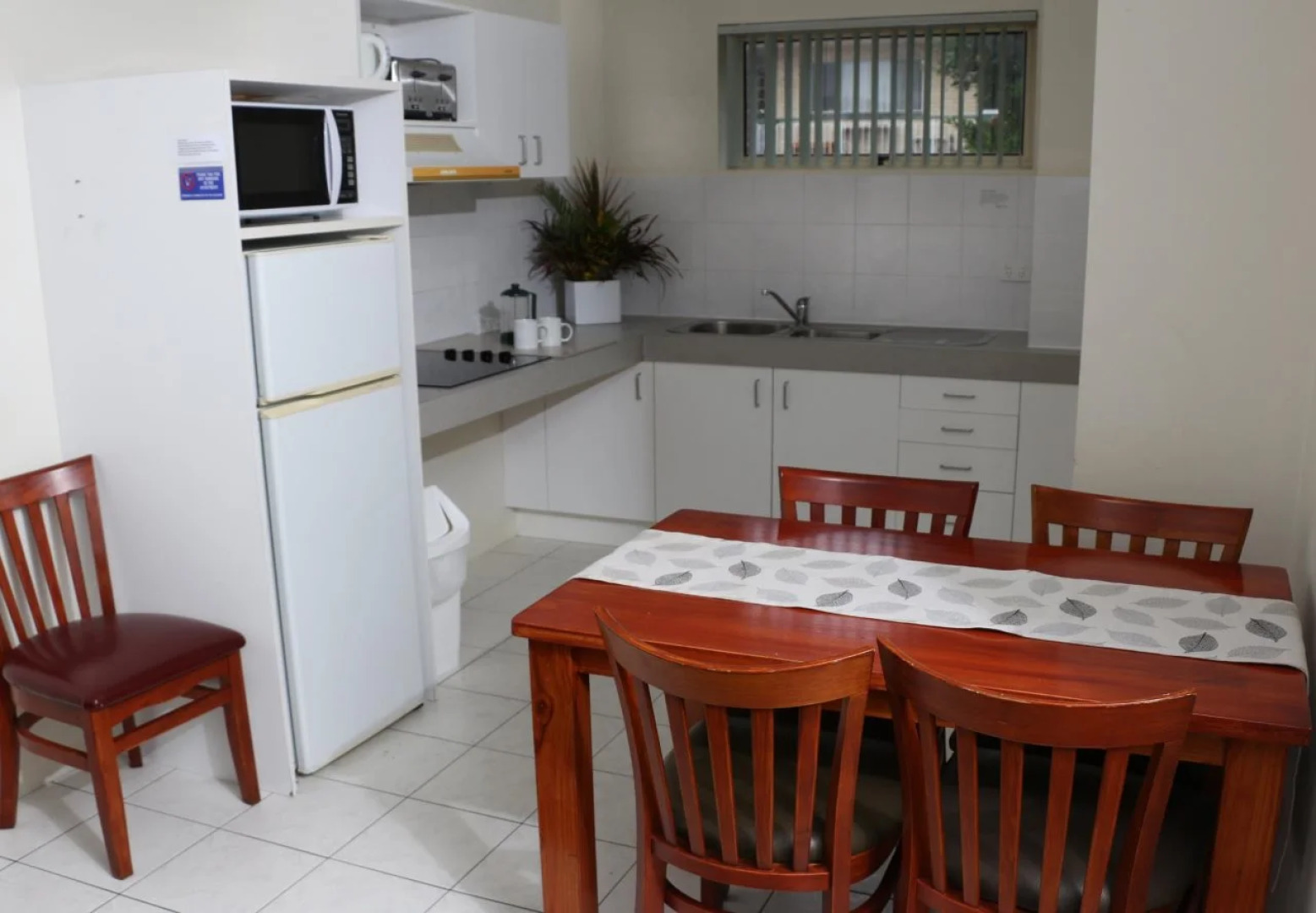 Aabon Apartments & Motel