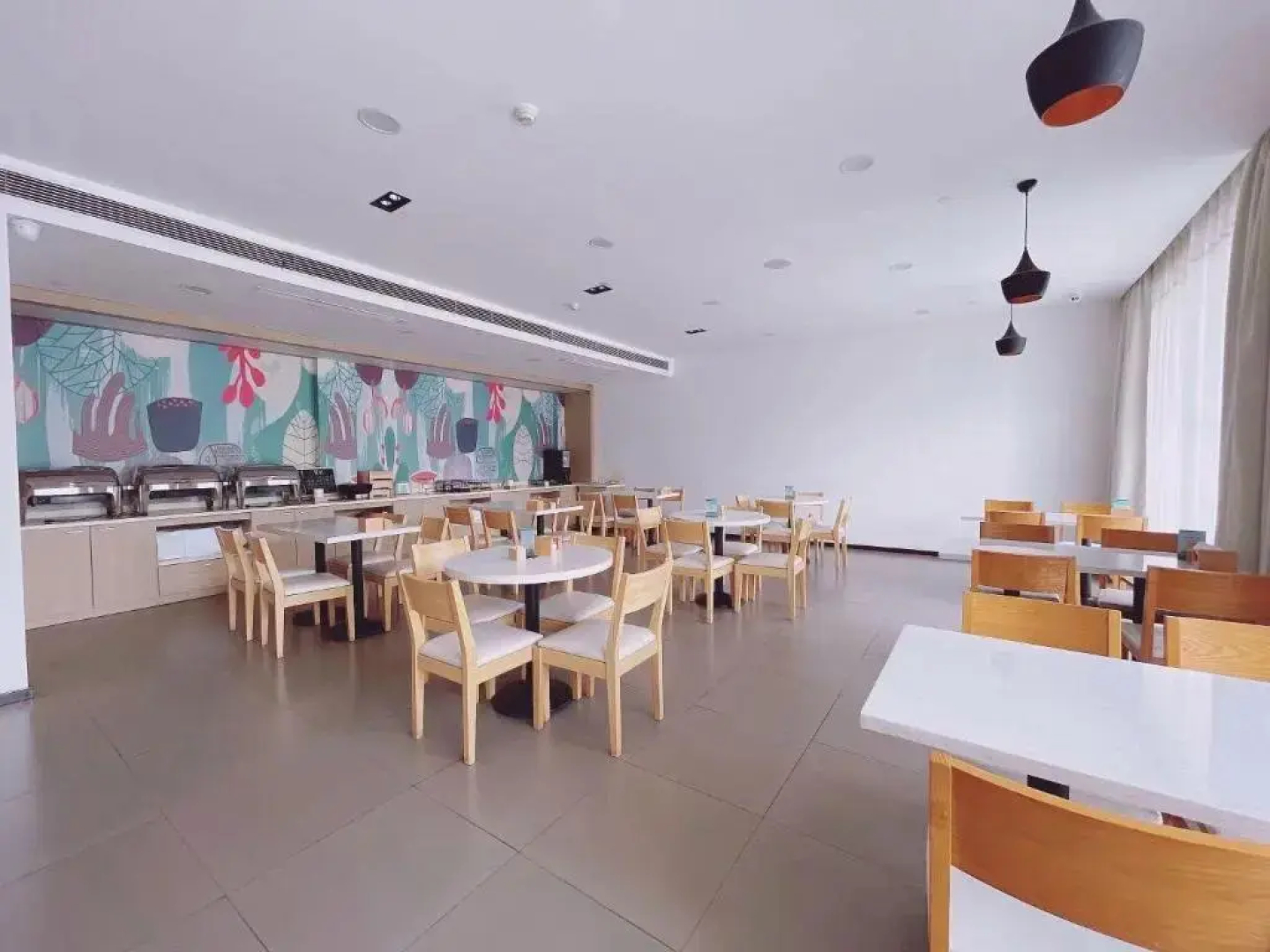 Homeinn Plus Hotel (Dunhua Railway Station)