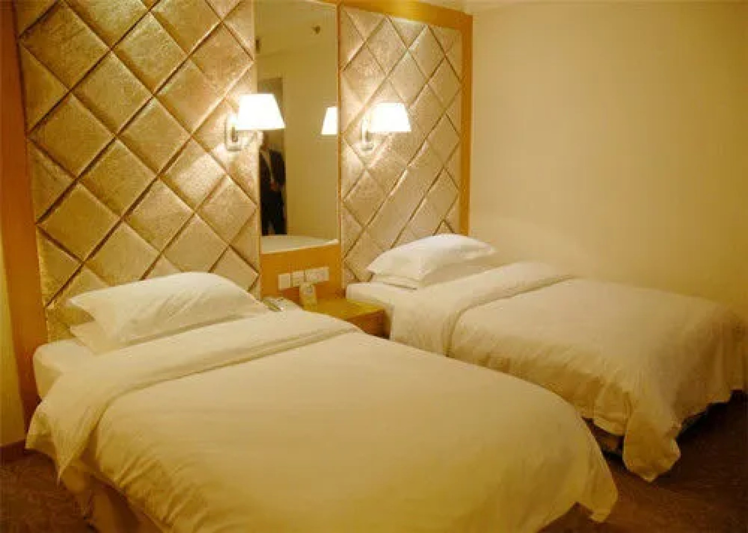 Sunny Hotel - Xinyang