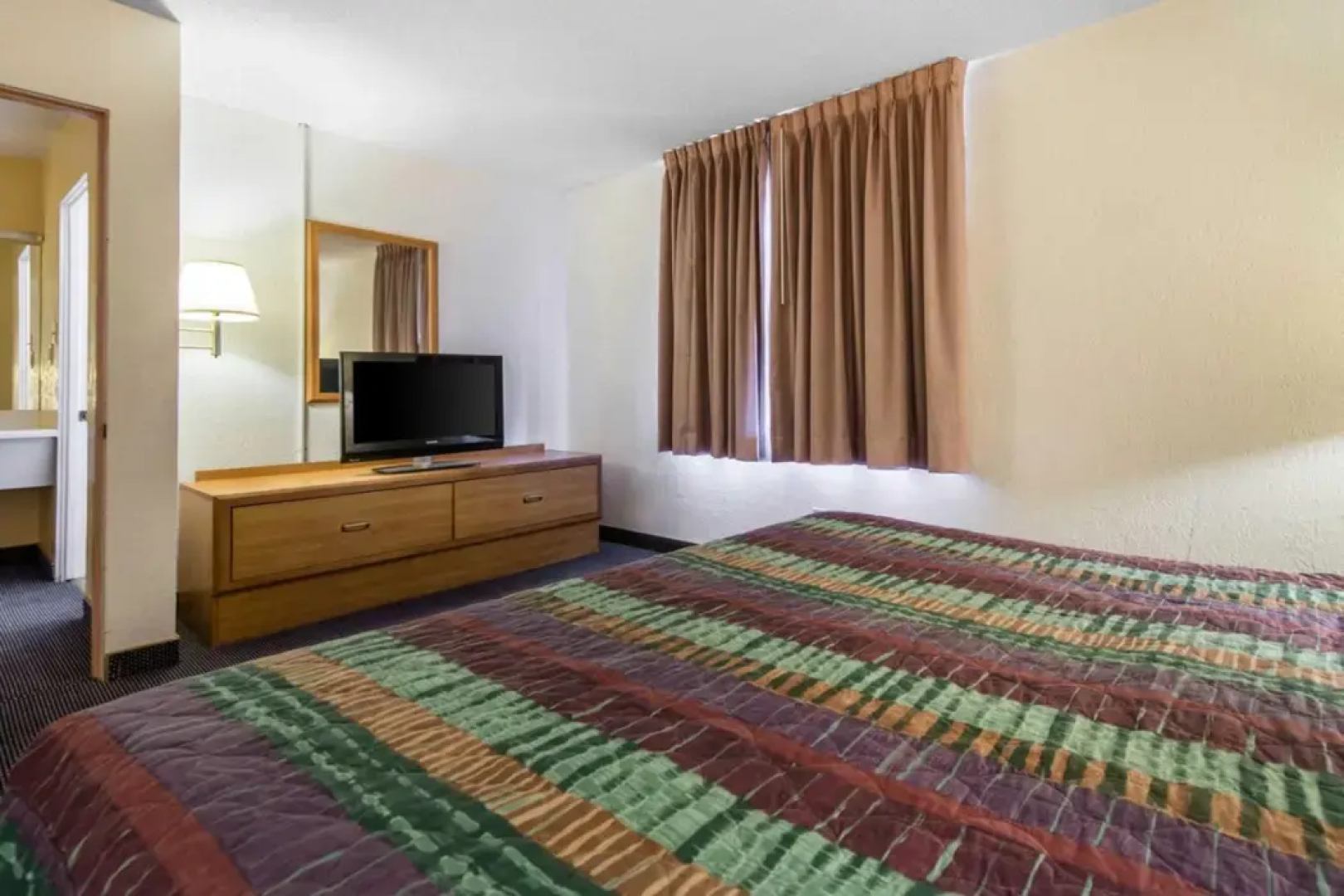 Rodeway Inn & Suites