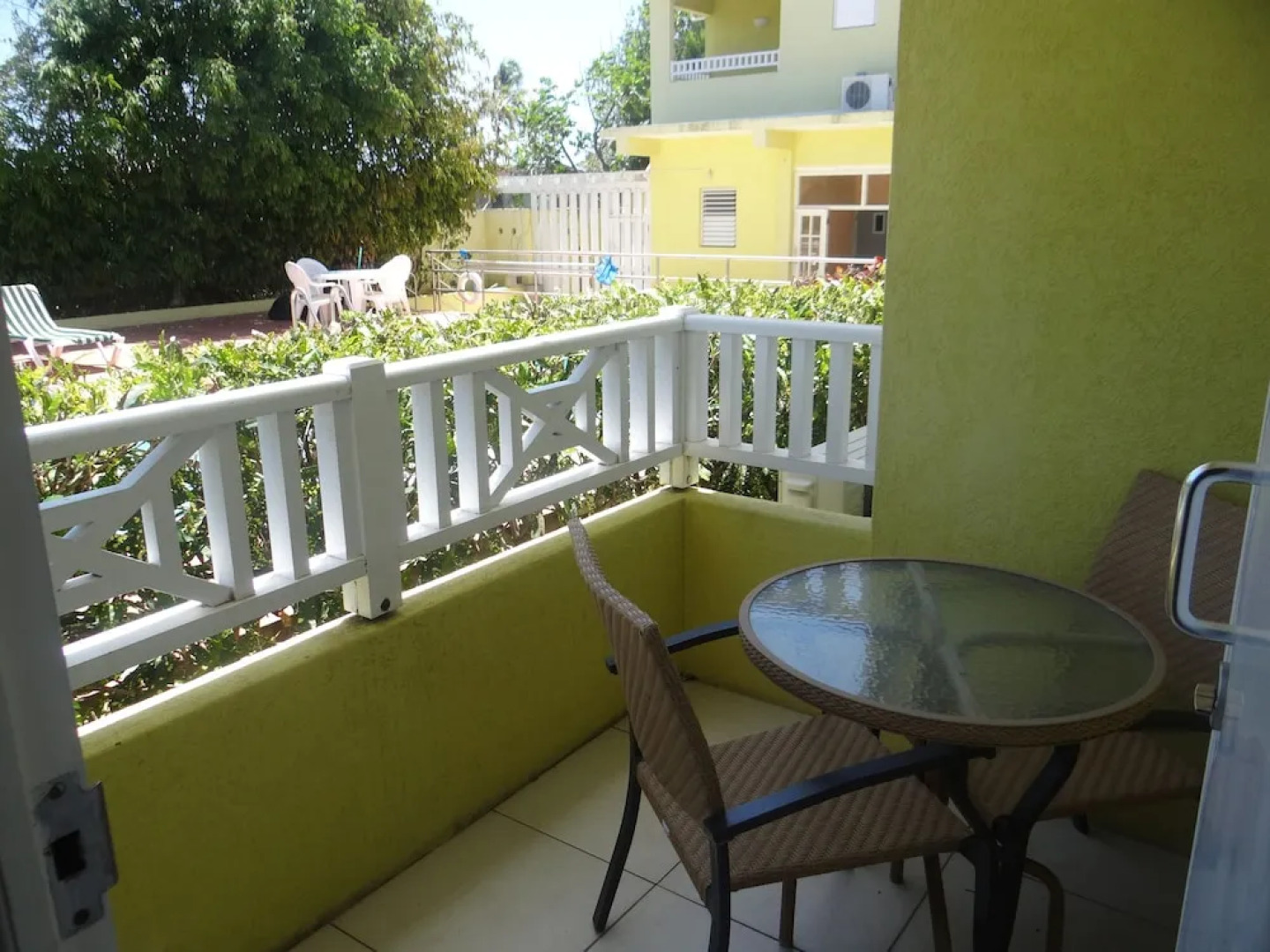 Tropical Winds Apartment Hotel