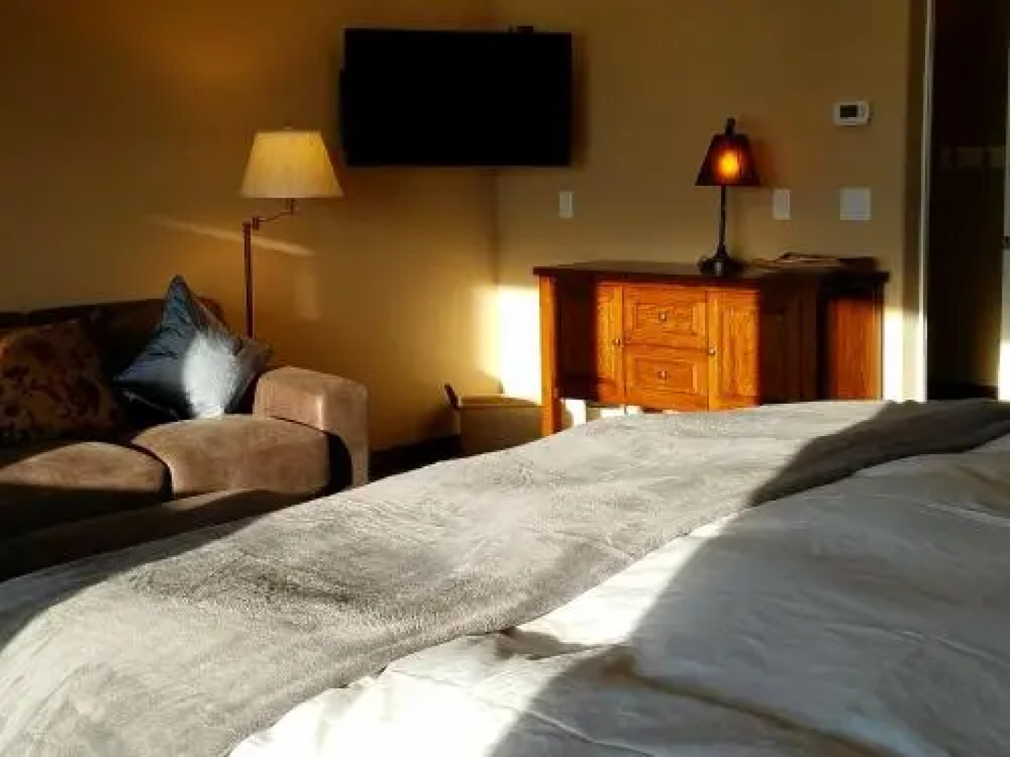 Zillah Lakes Inn