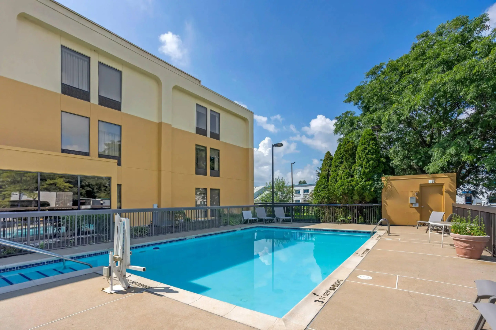 Comfort Inn & Suites Mt. Holly - Westampton
