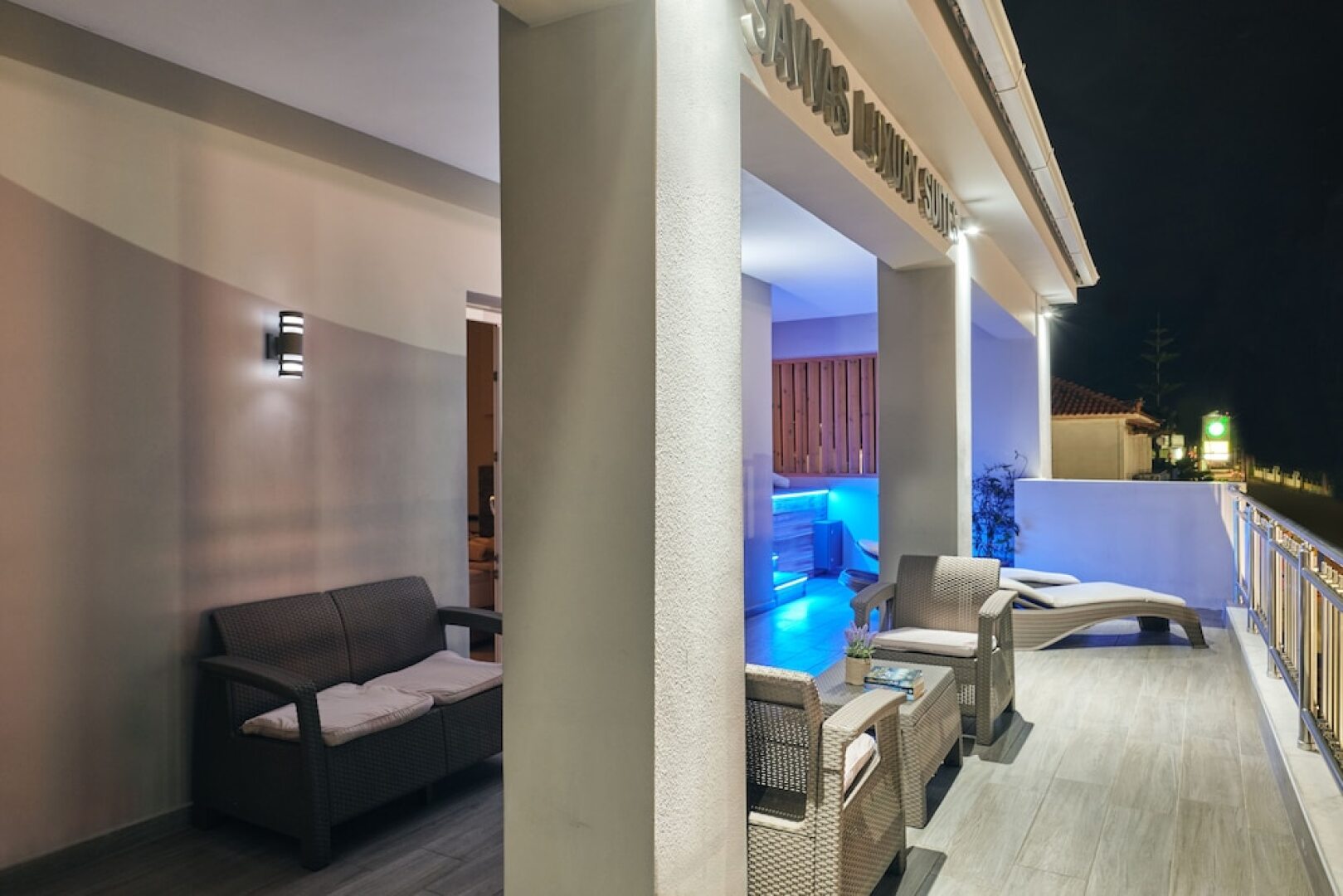 Savvas Luxury Suites