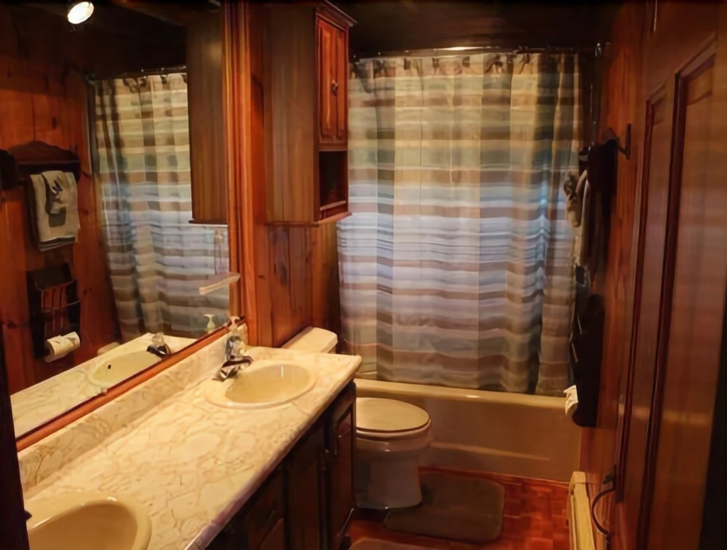 Seaside Chalet - Three Bedroom Cottage