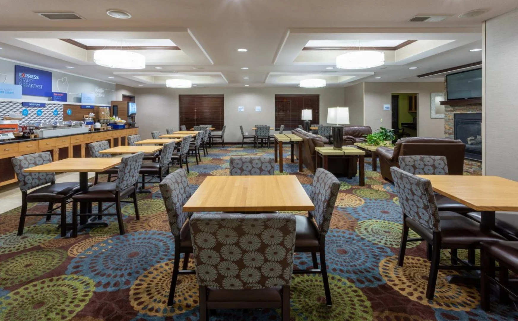 Holiday Inn Express & Suites Rochester – Mayo Clinic Area by IHG