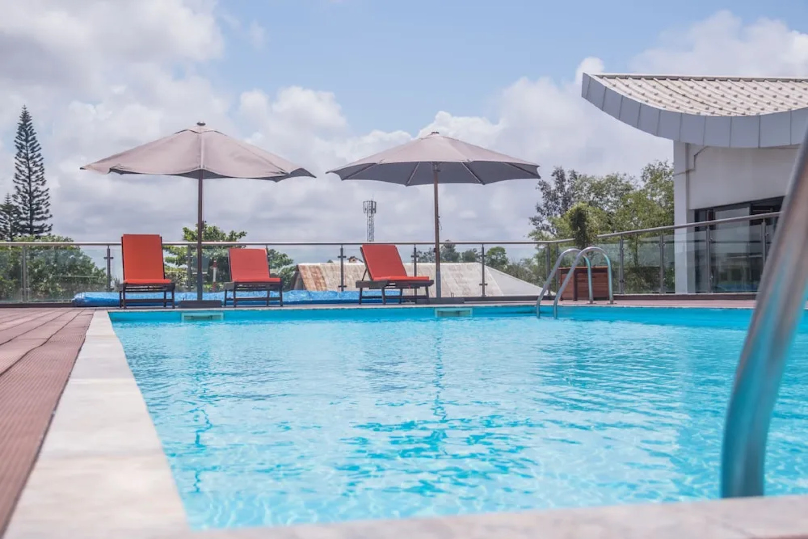 The Streamliner Hotel Apartment