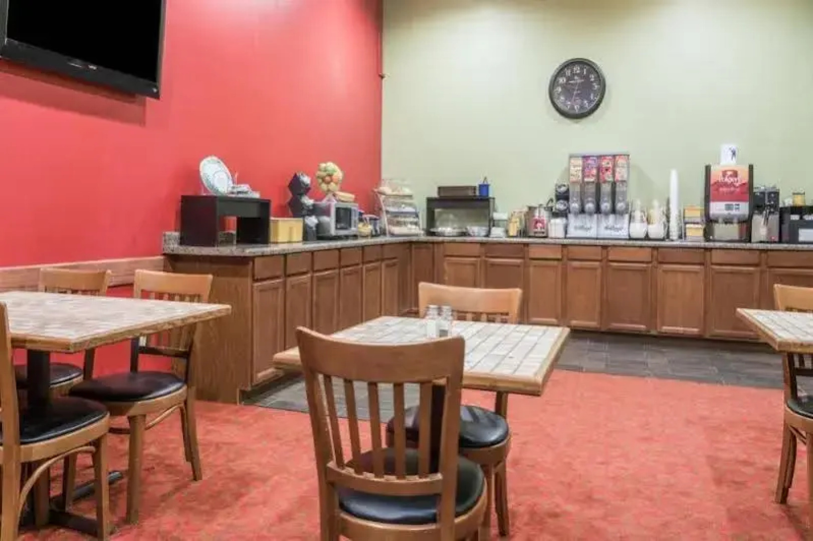 Days Inn by Wyndham Hutchinson