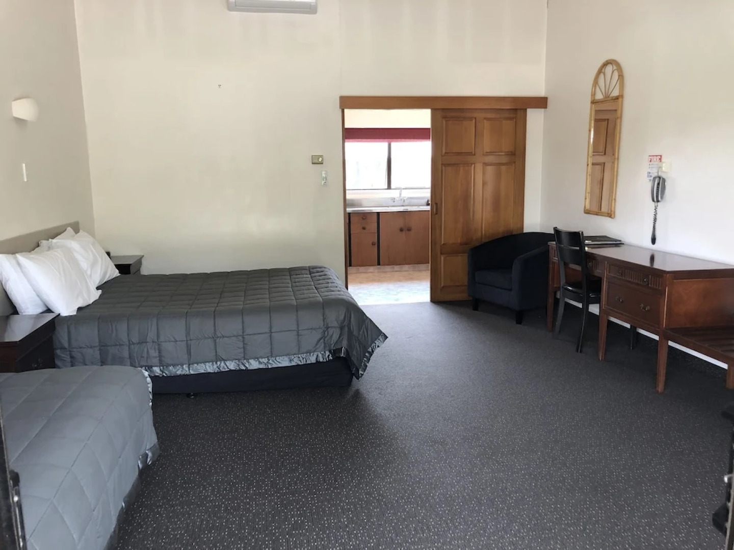 The Highwayman Motel