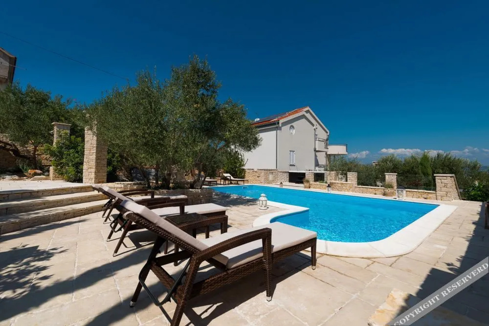 Villa Mediterranean Garden