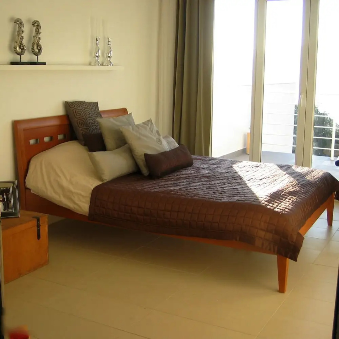 Remarkable 4-bed Villa in Denovici