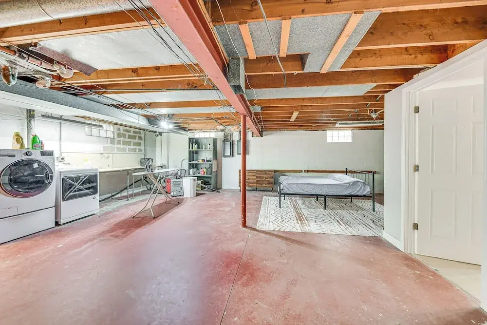 Convenient Racine Home: 4 Mi to Lake Michigan!