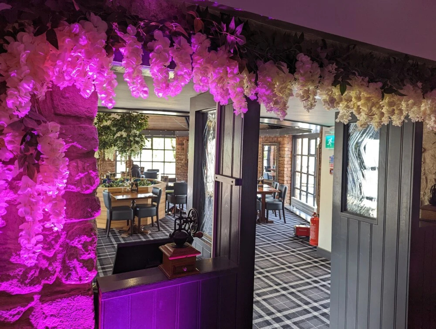 Beancross Restaurant And Hotel