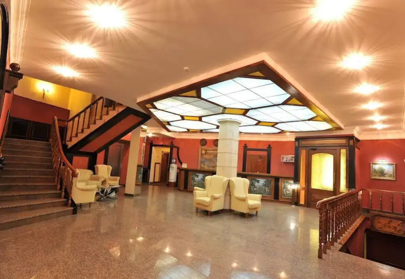 Отельно-Ресторанный Комплекс Охотничий Двор