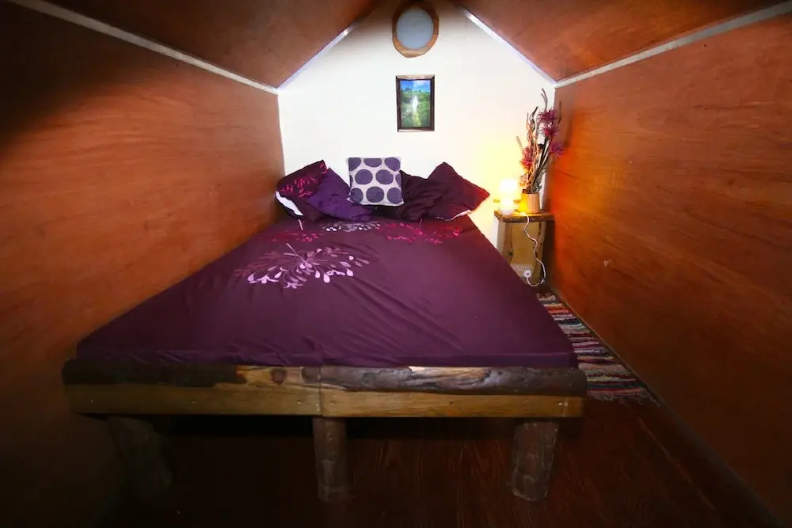 Secluded Meadow, Unique Shire Hut, Perfect Camping