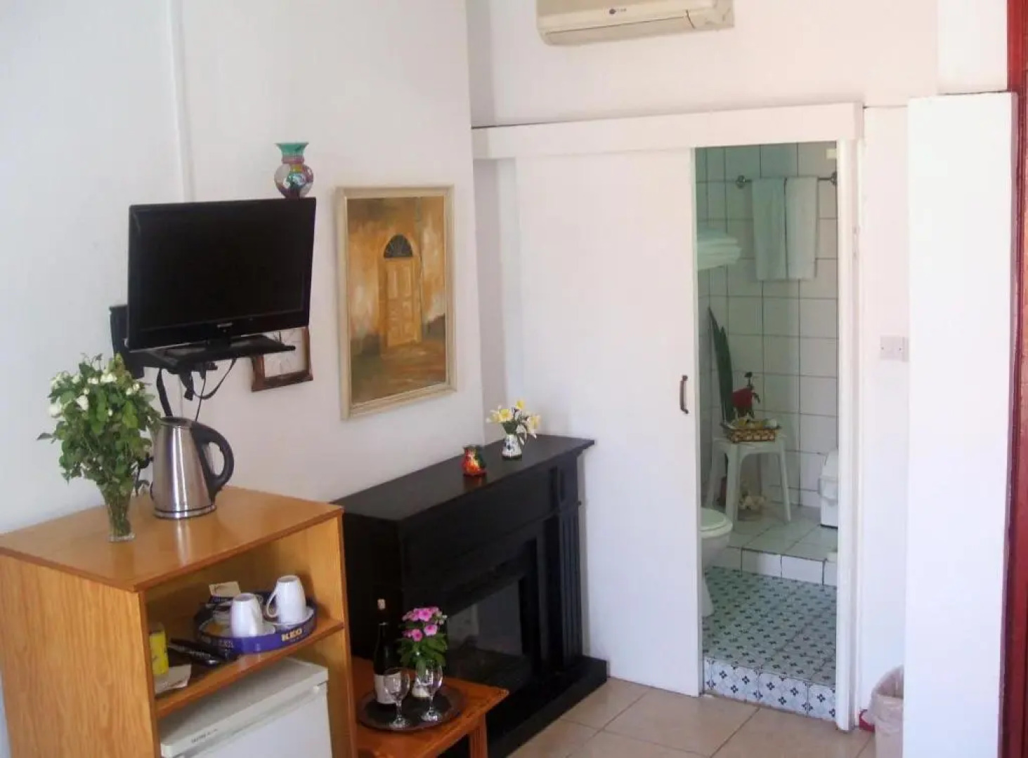 Kiniras Traditional Hotel & Restaurant