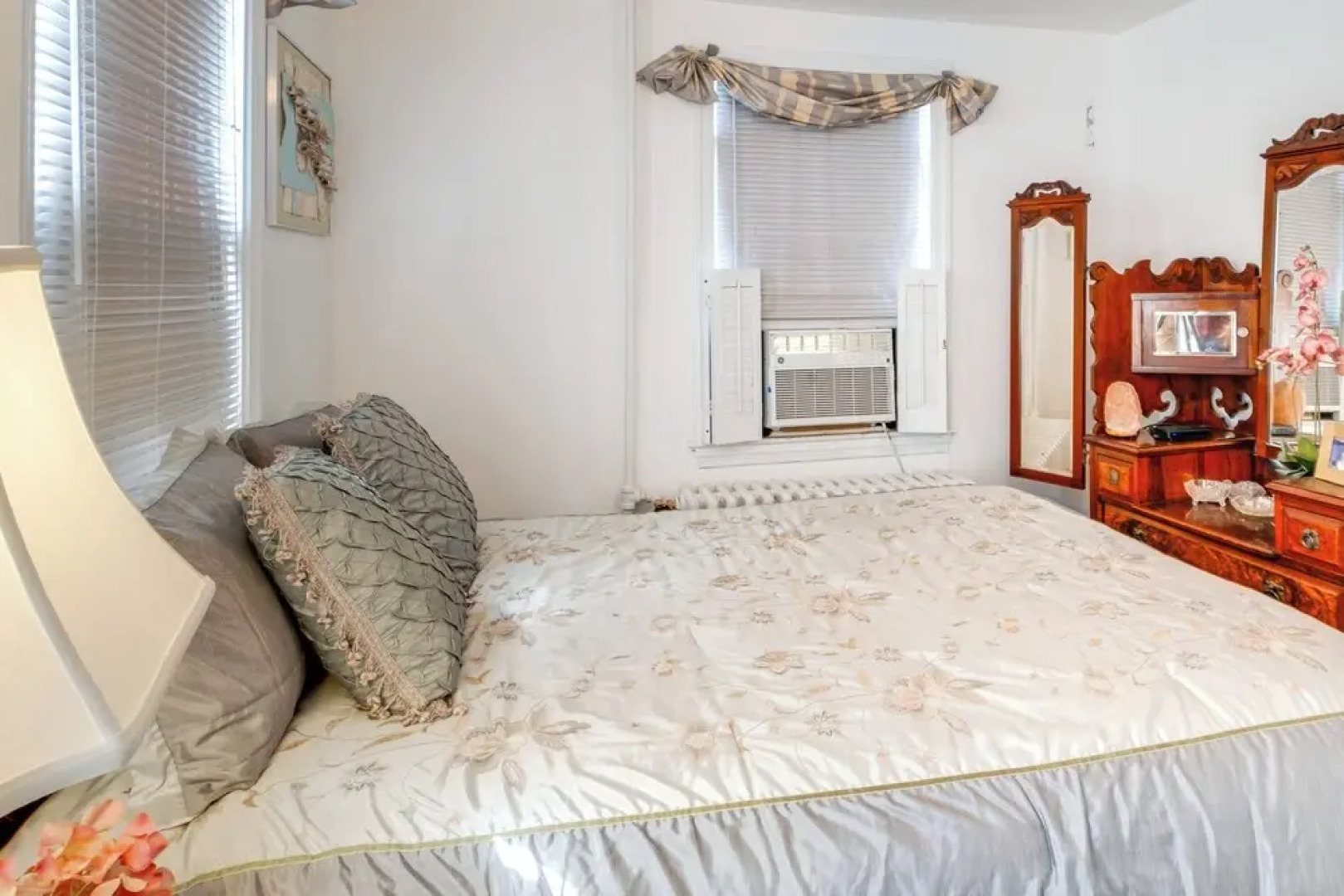 1 Mi to Old Town: Historic Area Gem in Alexandria