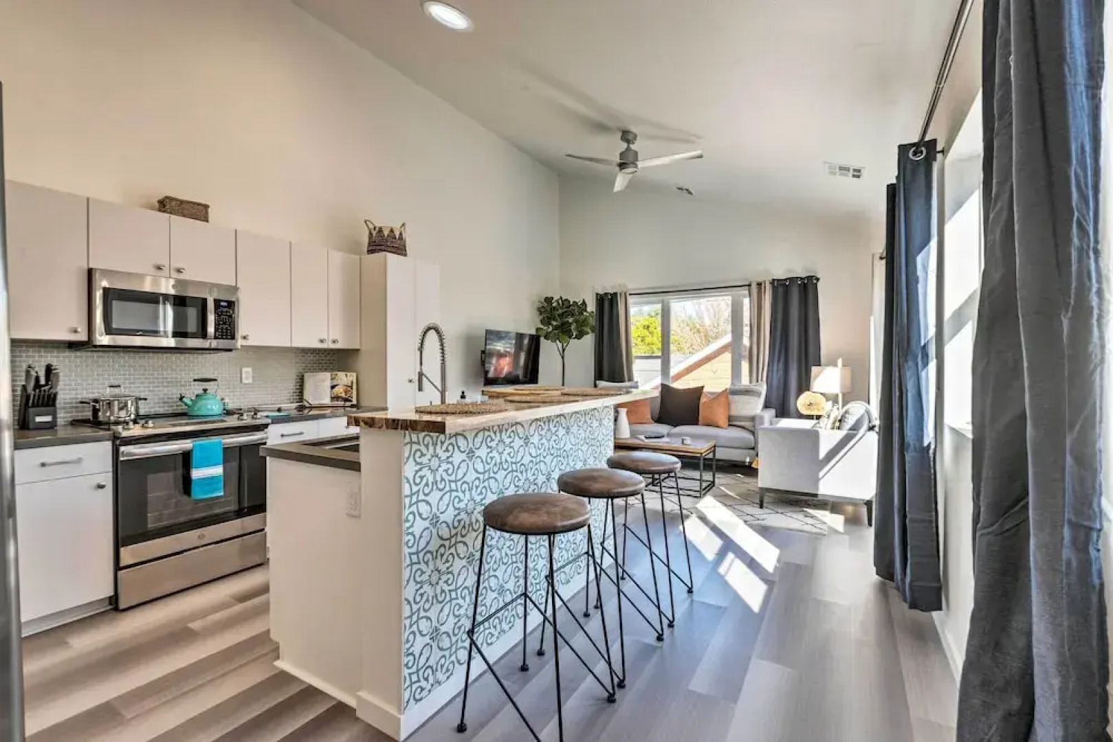 Modern Midtown Haven w/ Garage: Mt Rose Day Trips!