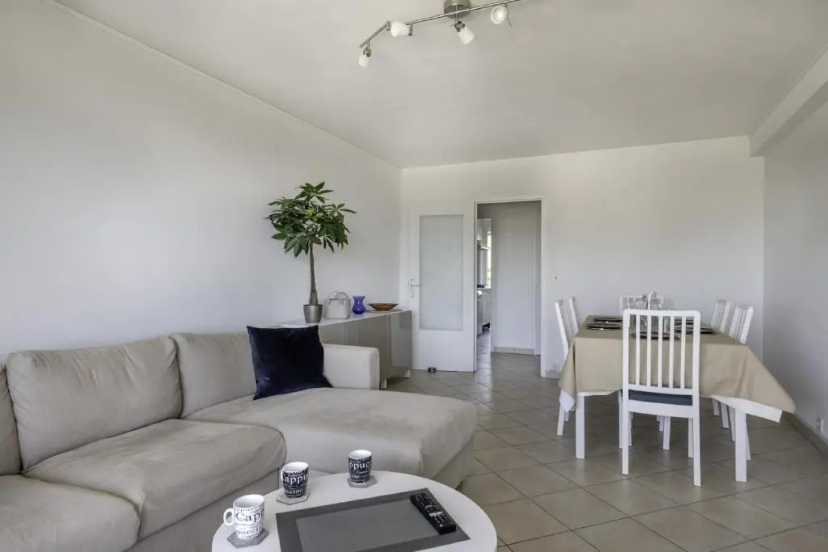 Séjour à 4 ou 6 avec vue sur la marina