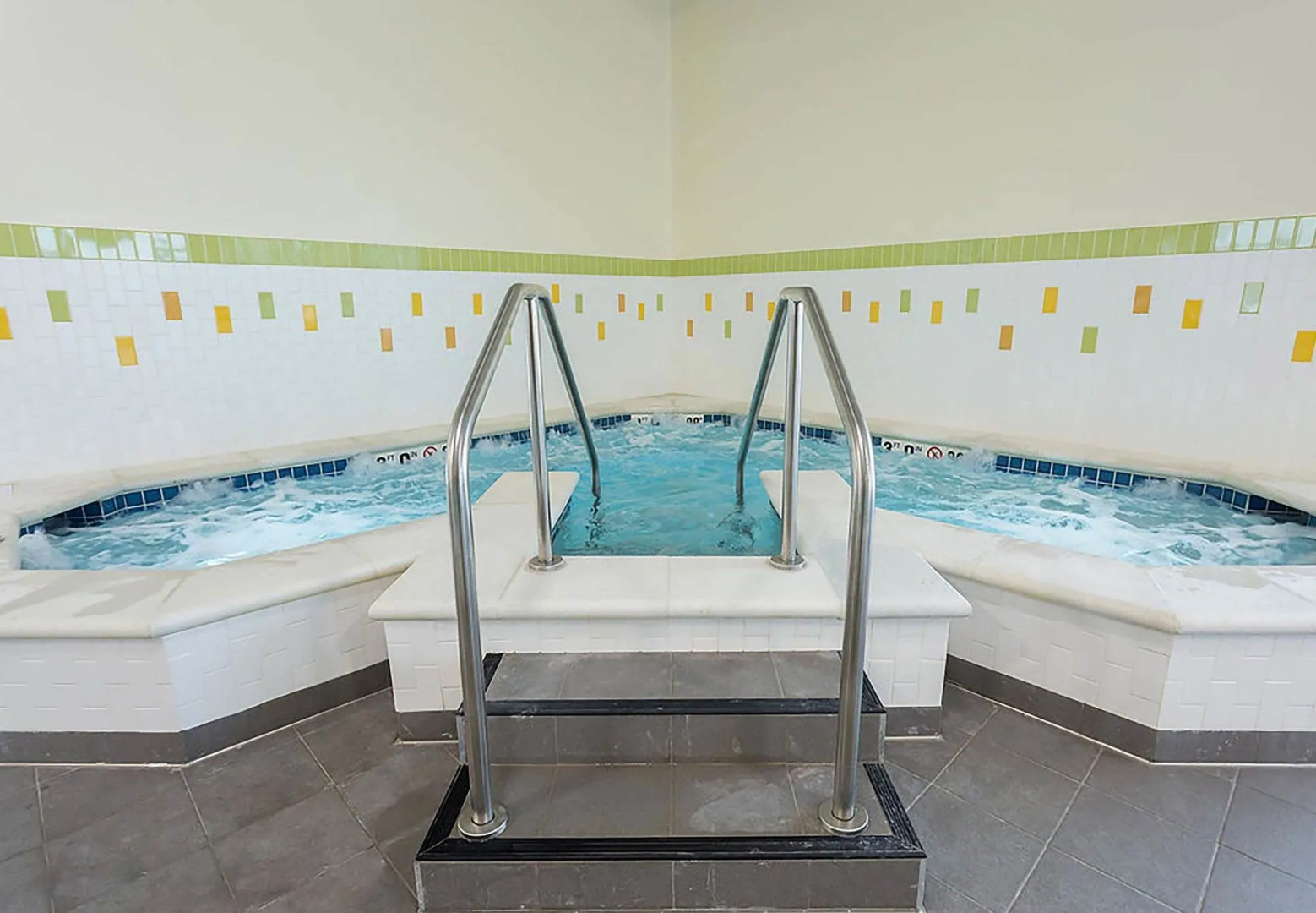 Fairfield Inn & Suites Jamestown