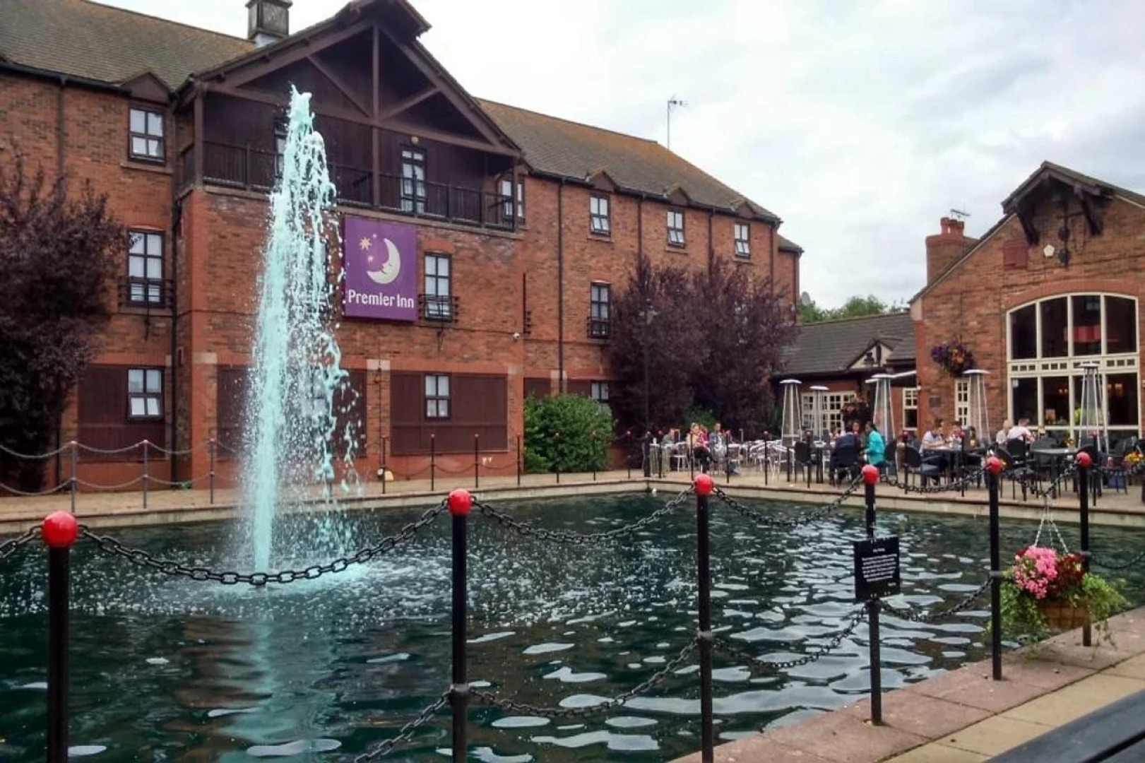 Premier Inn Milton Keynes Sw[furzton Lake]