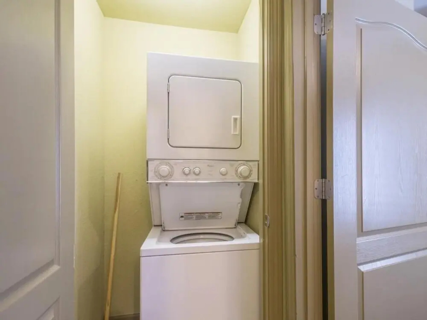 MVC - Unit 2701 - Sweet Bear