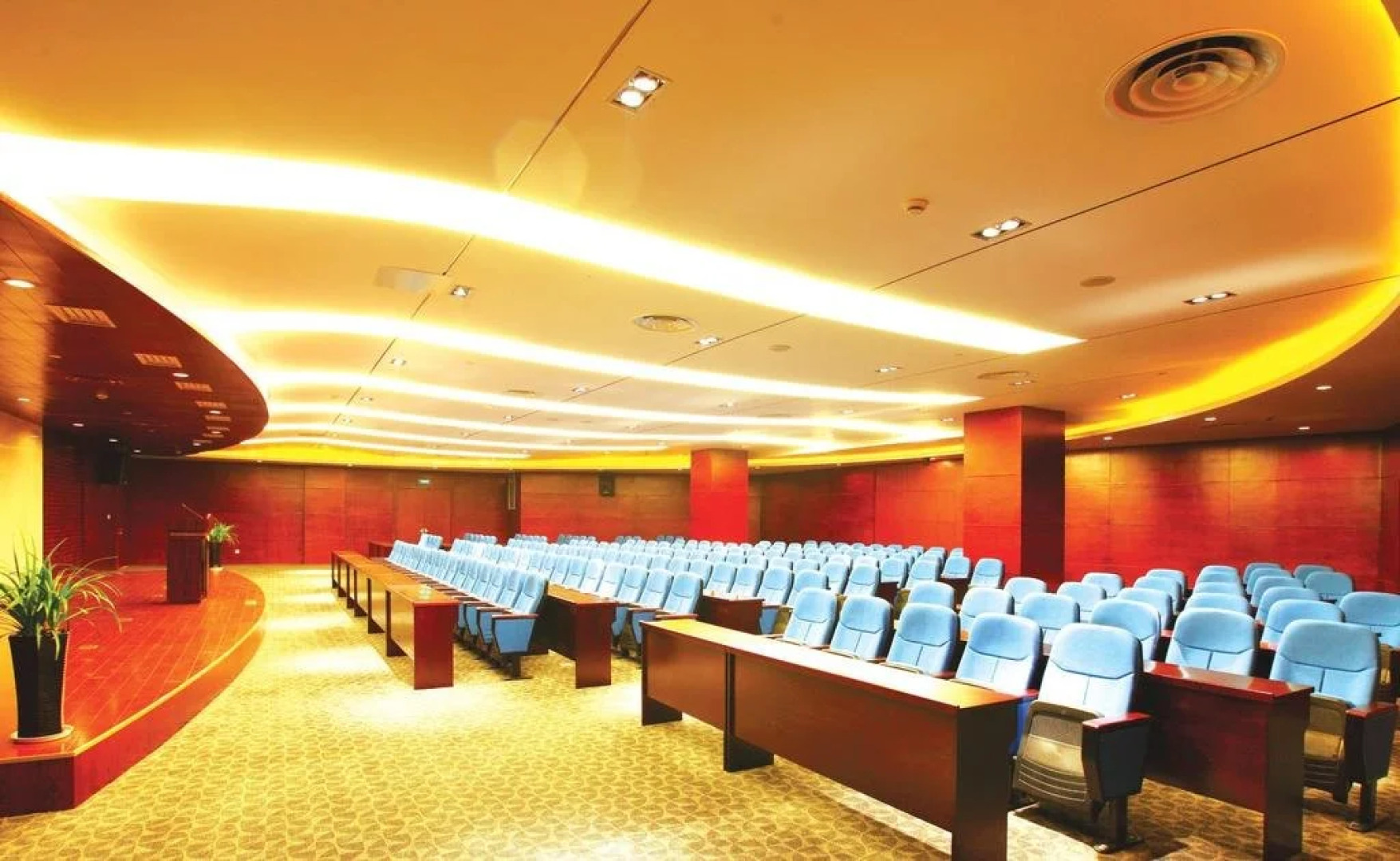 Double-Dove Peace International Hotel