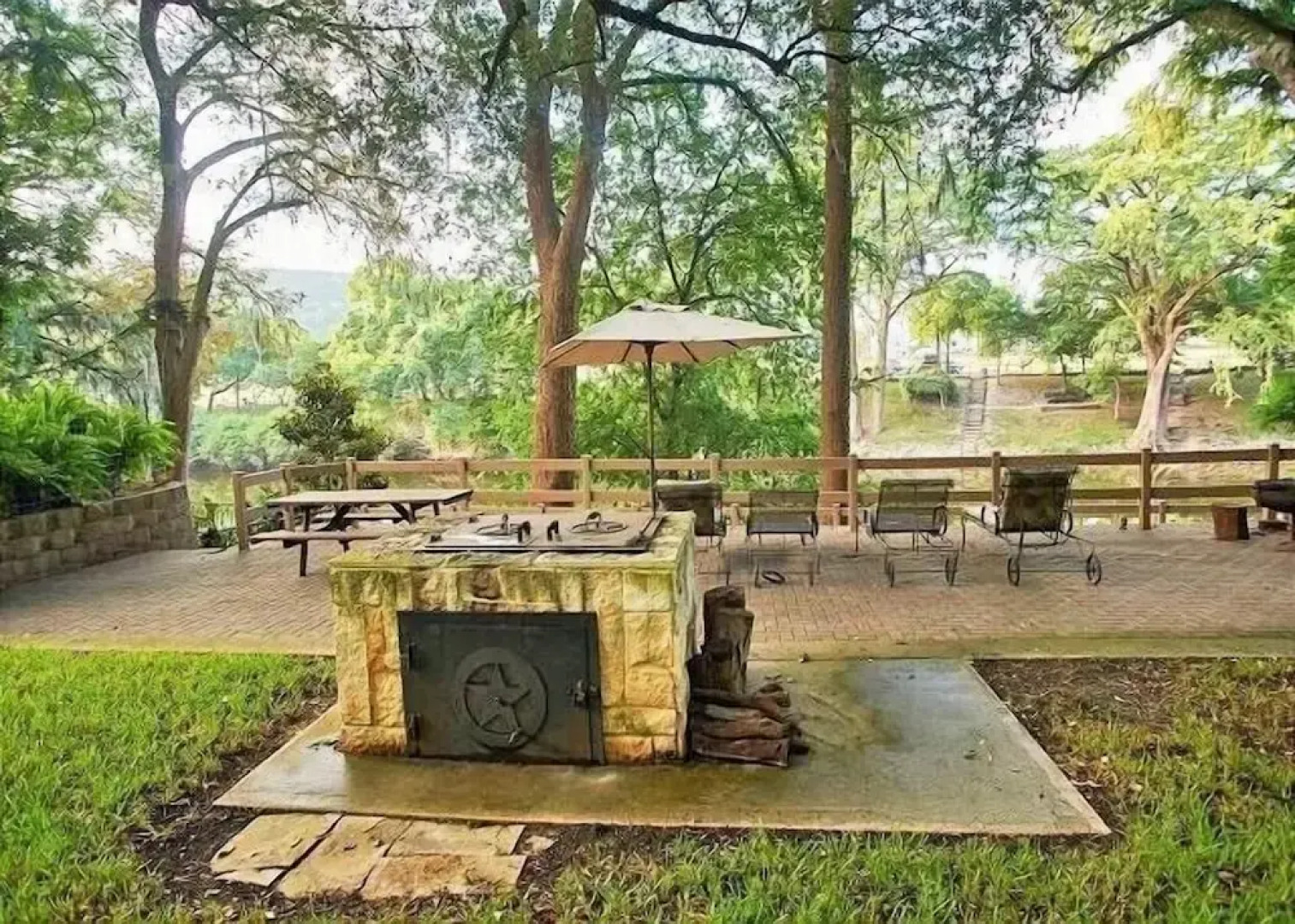 Leaning Oak PRD923 by RedAwning