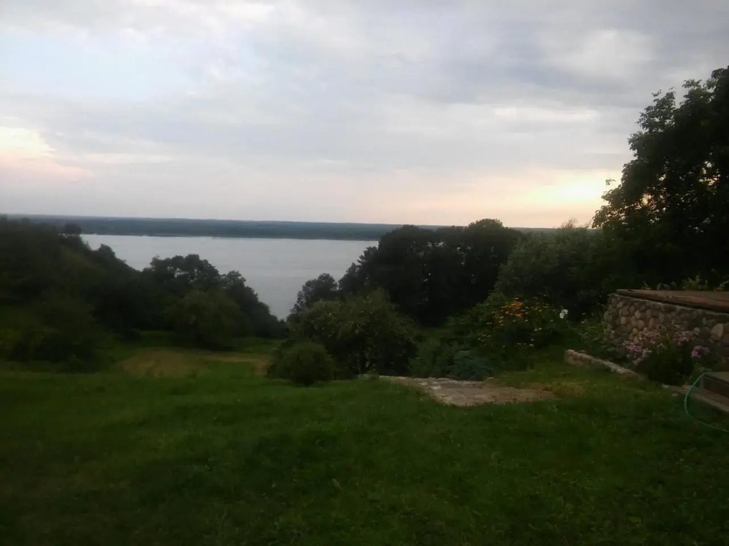 Pod Zachrypniętym Kogutem