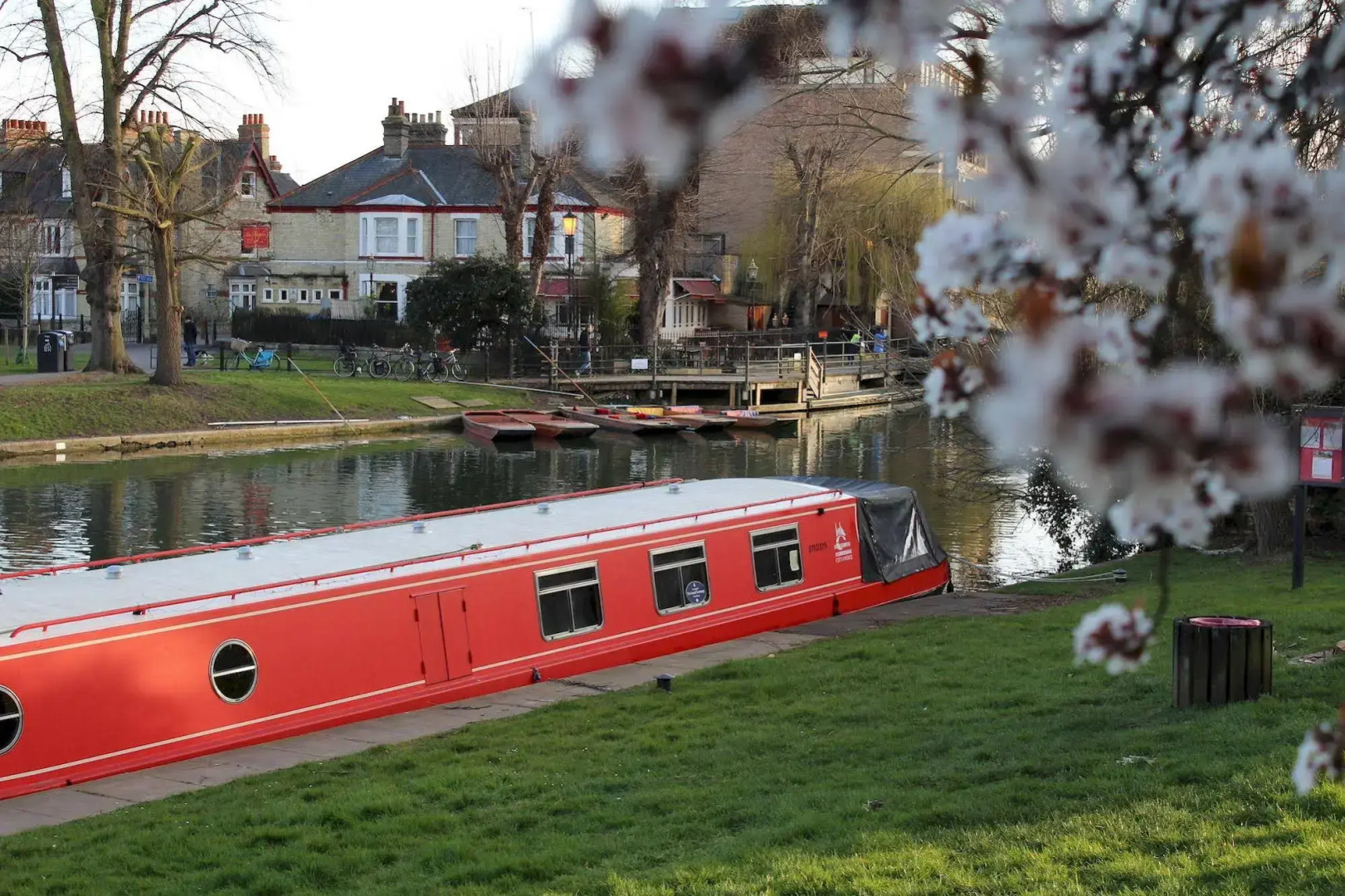 Lux Living Apartments - Alpha Apartments