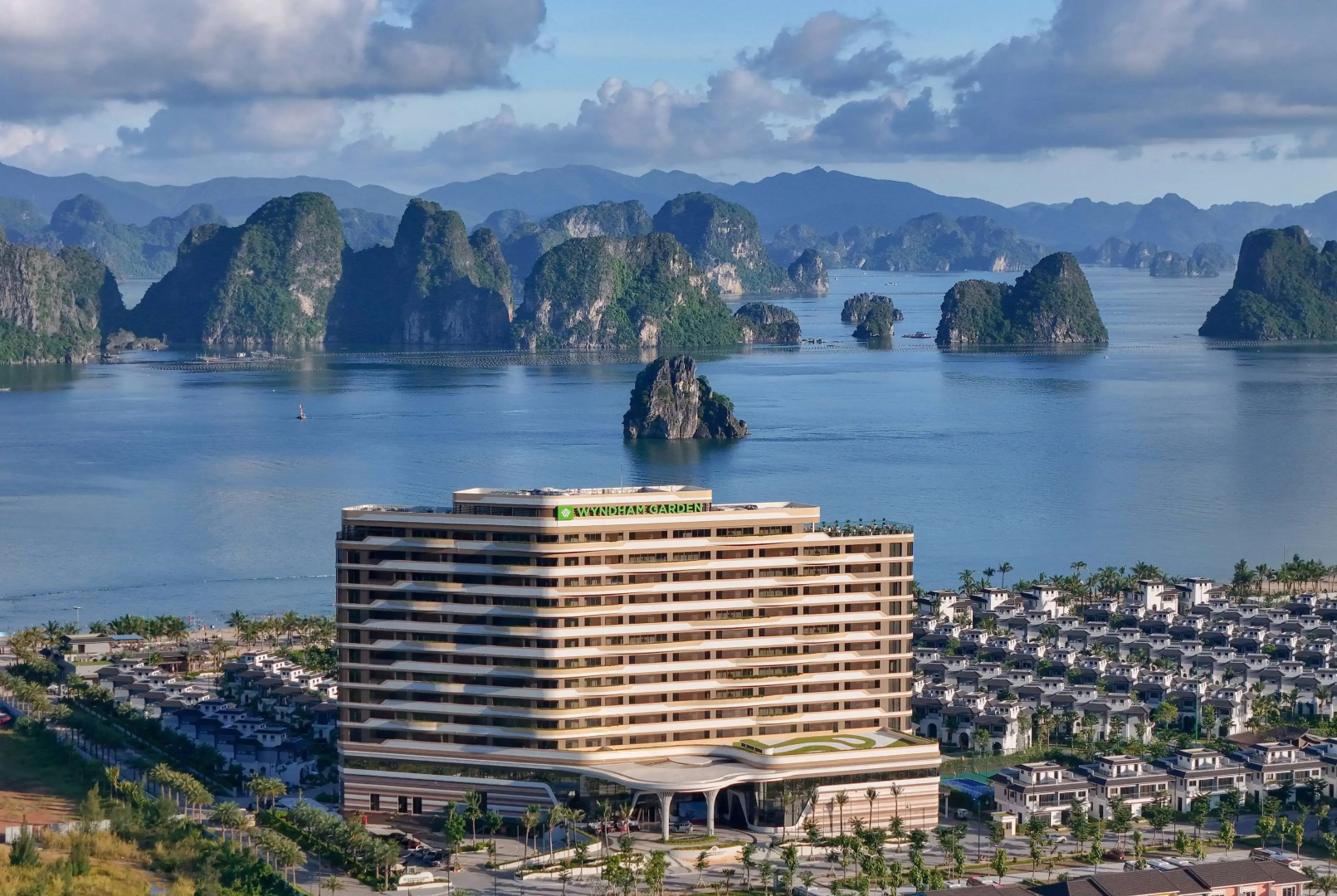 Wyndham Garden Sonasea Van Don