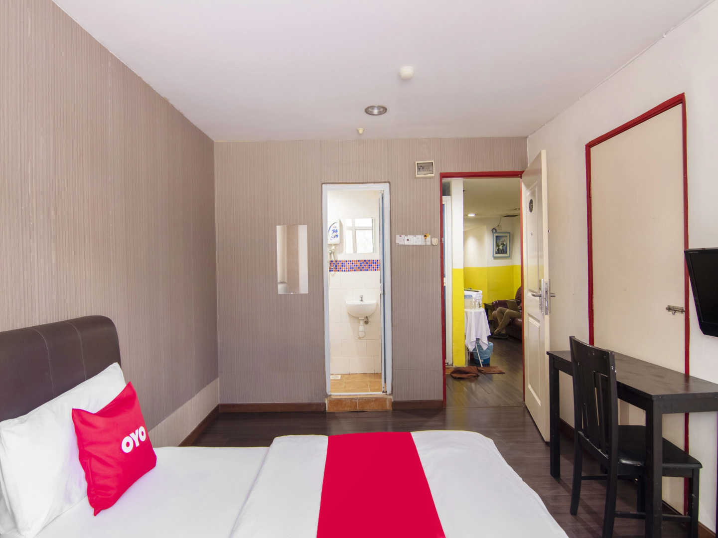 OYO 89891 1st Inn Hotel Subang (SJ15)